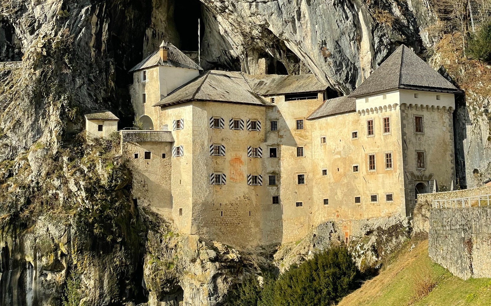 Predjama Castle